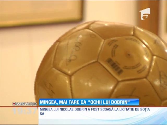 Accord Homeless Lost Cea mai scumpă minge din România a fost scoasă la licitaţie |  Observatornews.ro