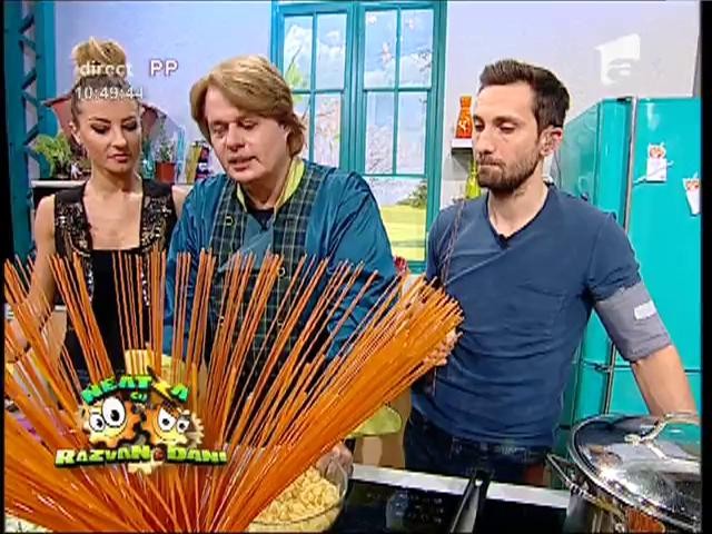 Vlăduț gătește: &rdquo;Spaghete bolognese de post&rdquo;