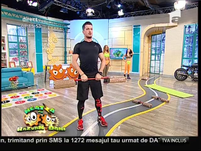 Exerciții fizice cu ajutorul sticlelor cu apă