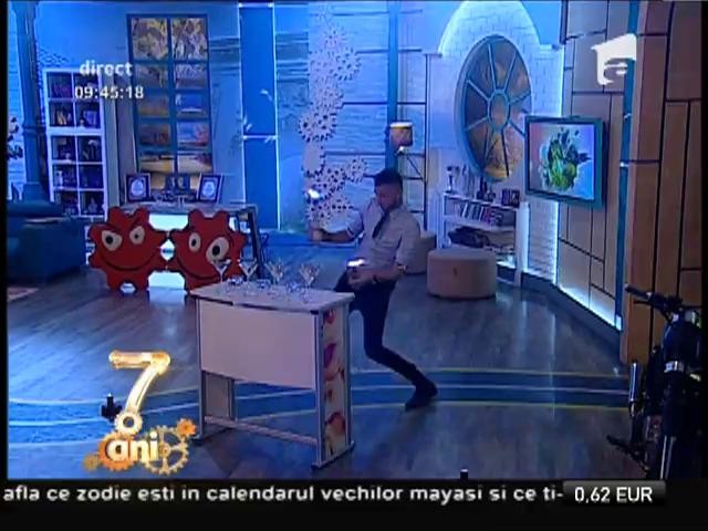 Unul dintre cei mai talentați barmani din lume, show cu sticle la &rdquo;Neatza&rdquo;