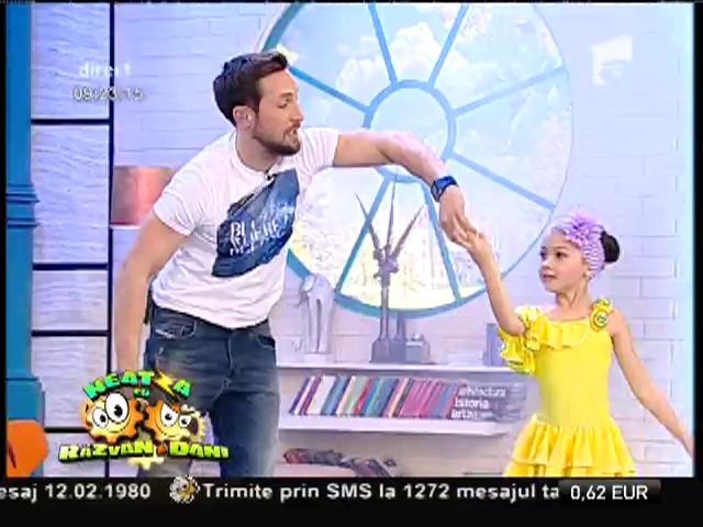 Aşa cevaaa...Rar ai ocazia să vezi! Dani ia lecții de salsa de la fetiță de 7 ani!