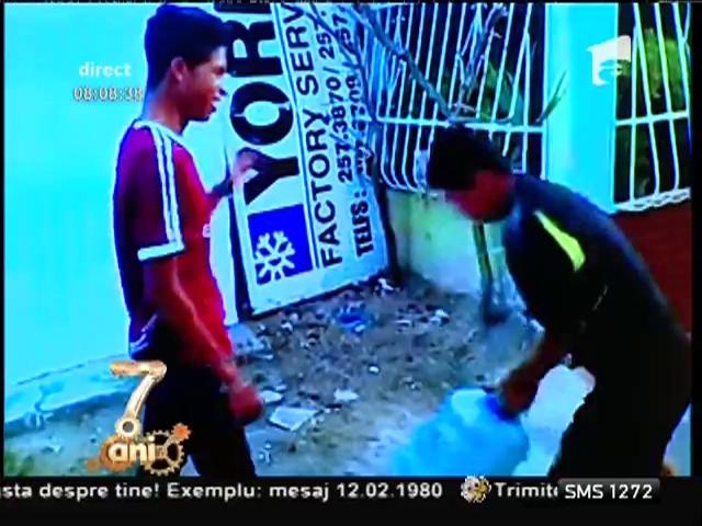 Smiley News: Jocul &rdquo;piatră, foarfecă, h&acirc;rtie&rdquo; și bidonul de plastic