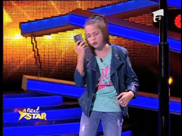 Medicii i-au spus că va PARALIZA, dar ea continuă să-i CONTRAZICĂ! Visează să salveze oameni şi se bucură de fiecare zi din viaţă