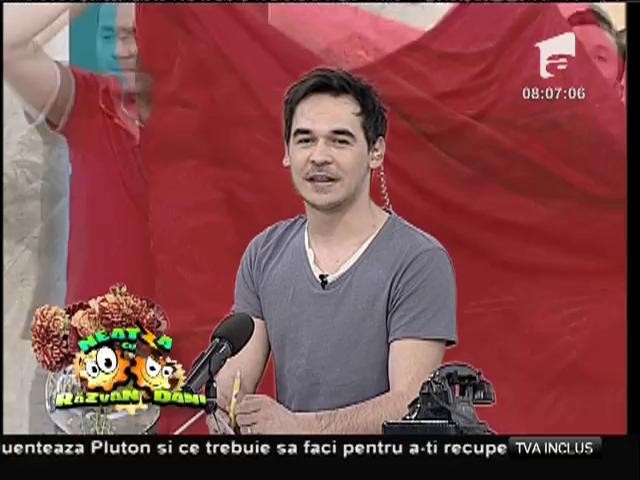 Răzvan şi Dani, cum nu i-ai mai văzut! Au prezentat "Neatza" ca &icirc;n anii '80-90, dar totul s-a terminat &icirc;n mod neaşteptat