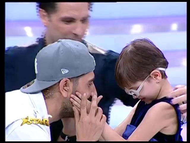 Lacrimile unei copile! Ana Miruna are grave probleme de vedere și doar o minune o va face să vadă