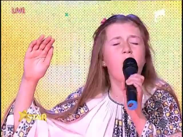 Păru-i lung, vocea-i de aur! Mara Vătavu, recital de populară &icirc;n faţa unor nume grele: Maria Dragomiroiu şi Maria C&acirc;rneci