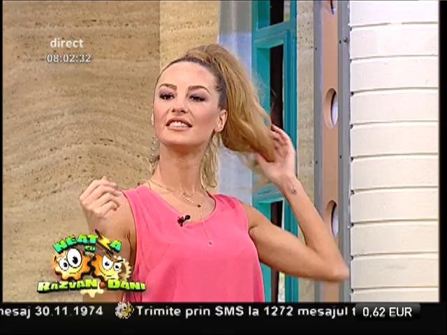 Rămâi fără cuvinte! Cum au fost surprinse Flavia şi Andreea, felinele de la "Neatza"! N-ai fi crezut că e posibil