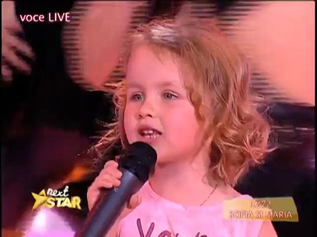 At&acirc;t de drăgălașe și uriaș de talentate! Sofia și Maria, micuțele care au adus pe scenă Pasărea Colibri