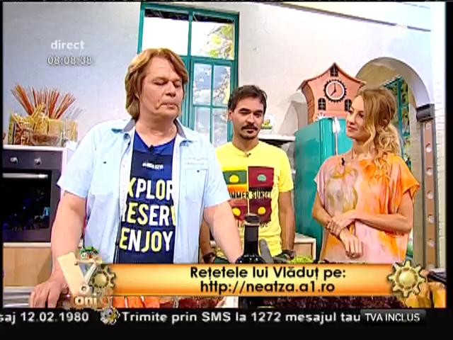 Rapid şi uşor de gătit! Salată surpriză, un preparat gustos cu vrăbioară şi pere
