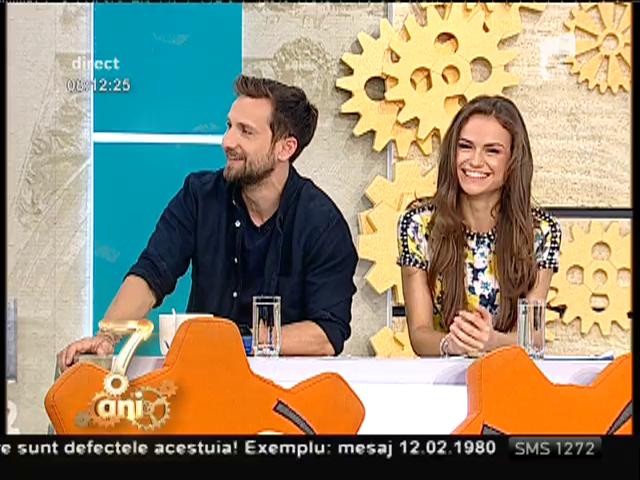 Smiley News: Un pacient c&acirc;ntă la chitară &icirc;n timp ce e operat pe creier