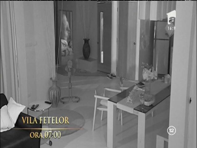 Se joacă cu focul! Andreea a acceptat avansurile lui Matei și a mers noaptea la el &icirc;n cameră