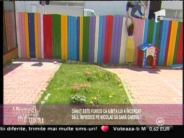 Dănuţ este furios că iubita lui a &icirc;ncercat să &icirc;l &icirc;mpiedice pe Nicolae să sară gardul!