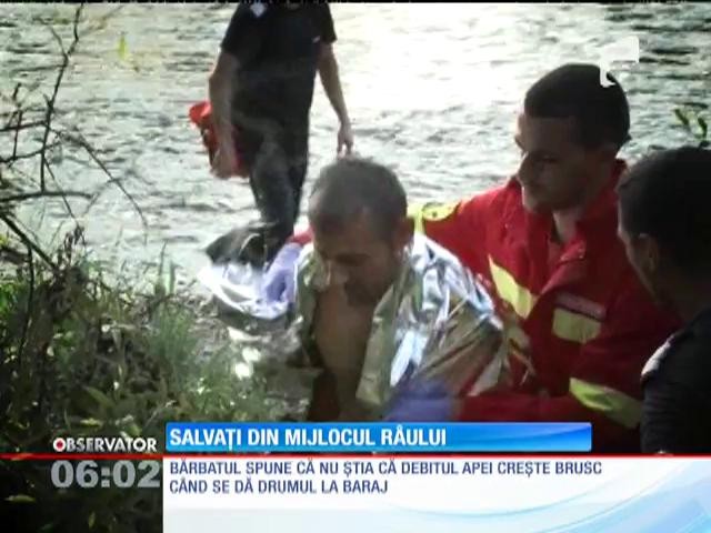 Operatiune de salvare emoţionantă pe apele r&acirc;ului Strei