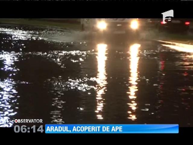 Inundaţii la Arad &icirc;n urma unei furtuni violente