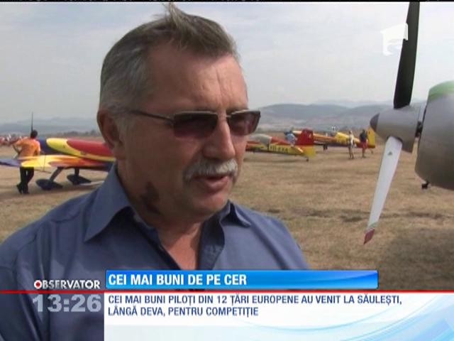 Echipa Rom&acirc;niei, cea mai bună la Campionatul european de acrobaţie cu avionul