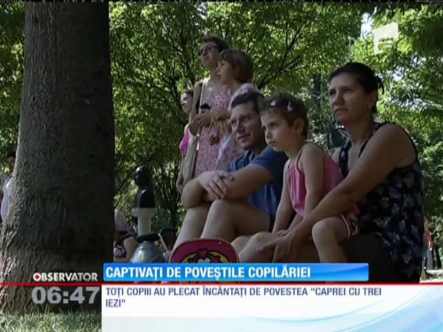 Zeci de prichindei captivaţi de poveştile copilăriei