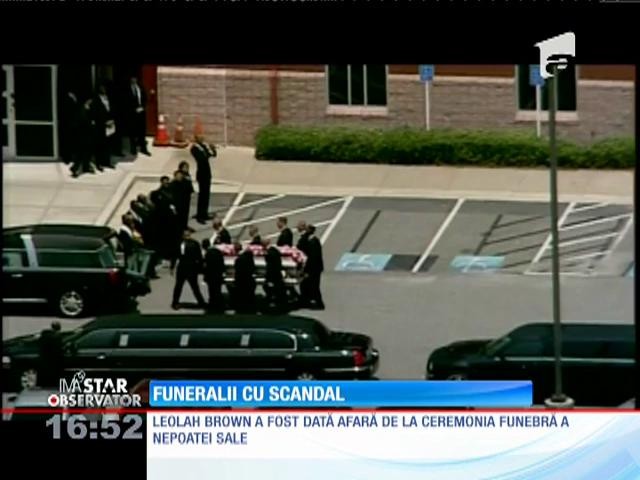 Scandal l&acirc;ngă sicriul fiicei lui Whitney Houston