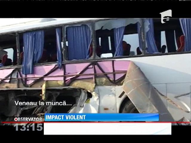 Arad: Un TIR a intrat &icirc;n plin &icirc;ntr-un convoi de autobuze. Un om a murit şi opt au fost răniţi