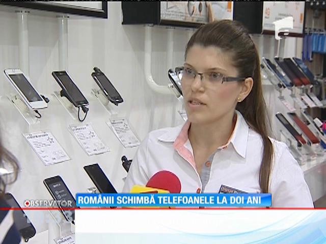 Rom&acirc;nii schimbă telefoanele la doi ani