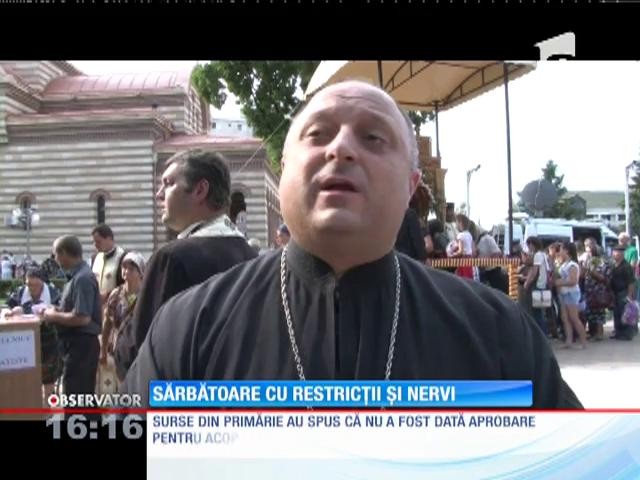 &Icirc;mbulzeală la moaştele Sf&acirc;ntului Ierarh Nifon. 50 de credincioși au leșinat!