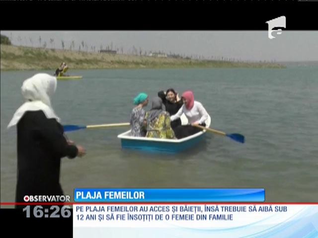 Plaja din Cecenia rezervată femeilor, &icirc;ngrădită cu un zid &icirc;nalt de 3 metri