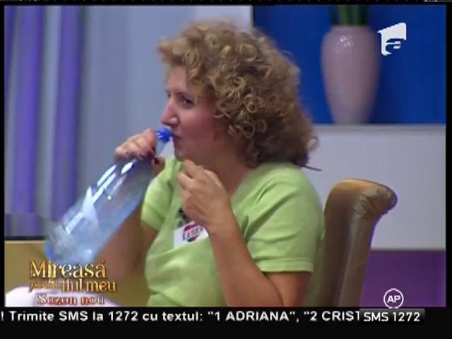 Cassandra, lăudată pentru unduirile senzuale! Mişcările apetisante i-au cucerit pe bărbaţi