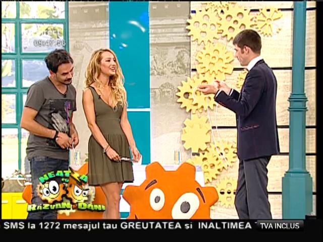 Magicianul Andrei Andronache &icirc;i propune Flaviei să se dezbrace