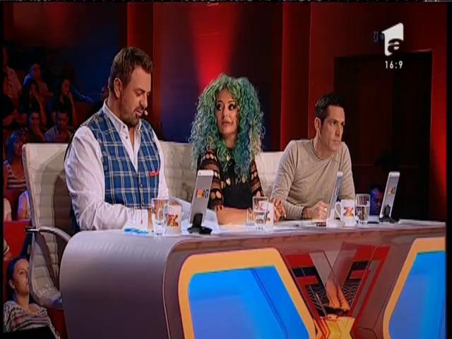 Dan Spătaru - "Să cântăm, chitara mea". Vezi interpretarea lui Adrian Graur, la X Factor!