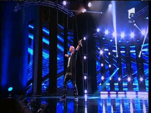 Lenny Kravitz - "Fly Away". Vezi interpretarea lui Cristian Trânc, la X Factor!