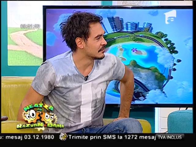 Nicolae Datcu este solist al Ansamblului "Cioc&acirc;rlia"