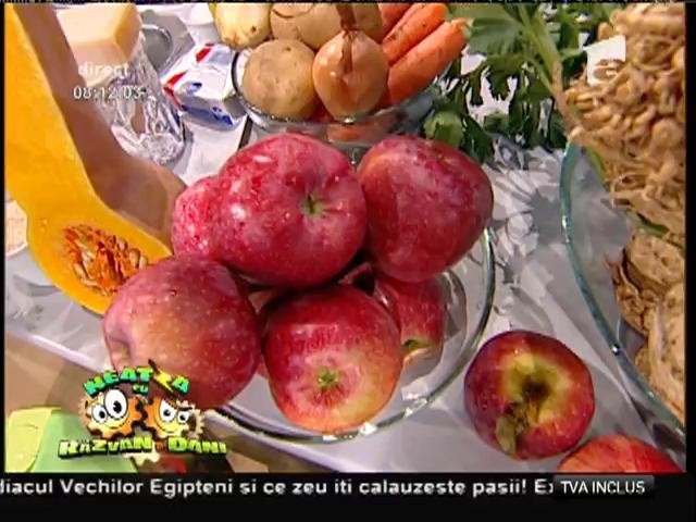 Gustos şi sănătos! Supă cremă moţată, un preparat cu multe legume şi parmezan