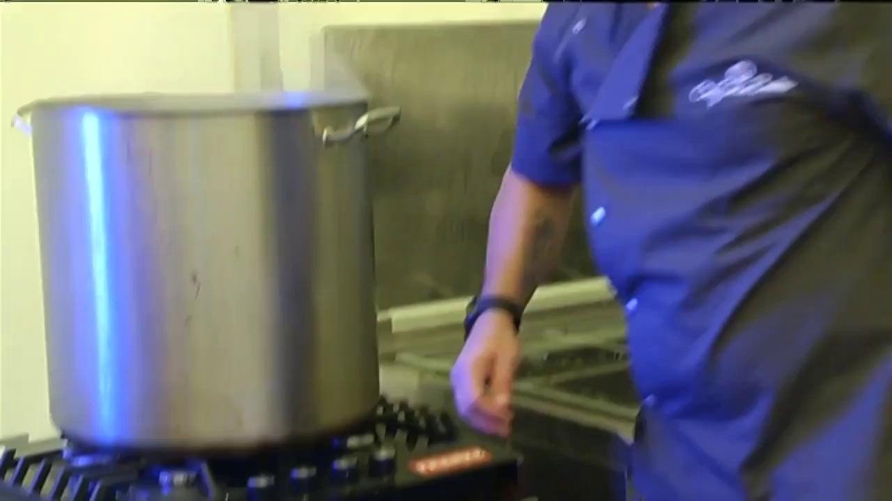 Chef Sorin Bontea se ocupă de meniul de la nuntă