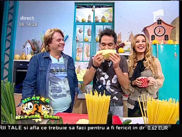 Răzvan Simion, discuție cu șervețelul la gură. Află aici motivul!