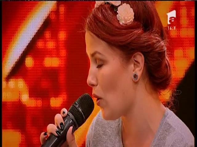 Ben E. King - "Stand by me". Vezi interpretarea Biancăi Kadar, la X Factor!