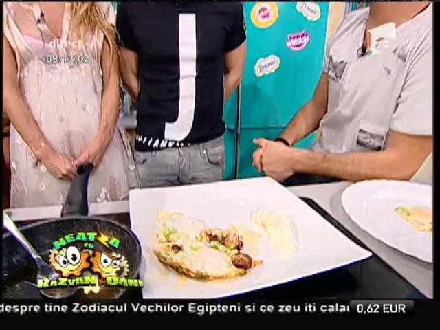 Amintiri din copilărie! Răzvan Simion te &icirc;nvaţă cum se prepară pizza cu felii de p&acirc;ine