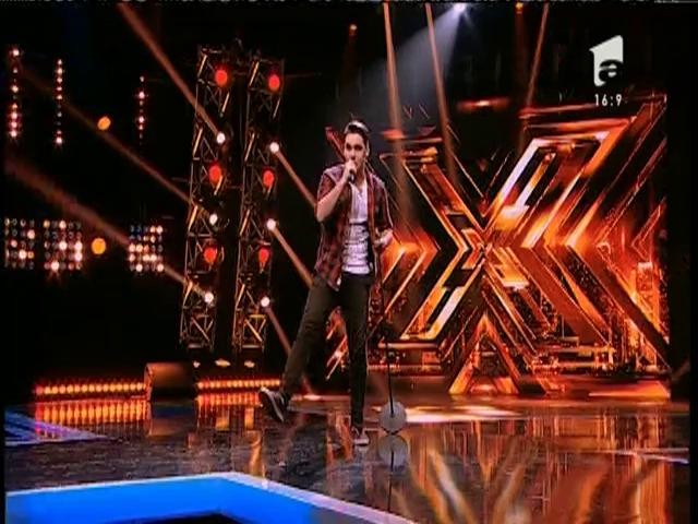 Duel: Maroon 5 - “Sugar”. Vezi interpretarea lui Paul Bătinaș, la X Factor!