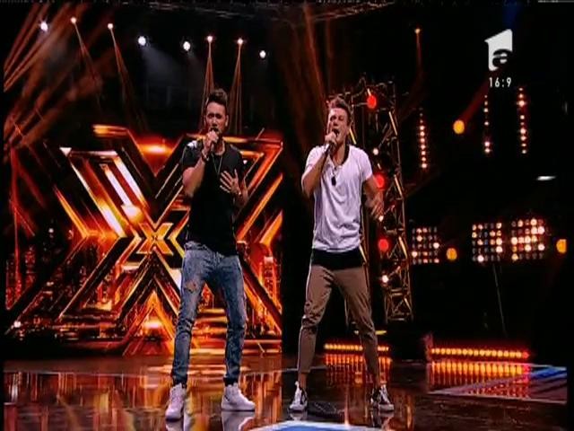 Duel: Blue - “A chi mi dice”. Vezi interpretarea trupei Tomato, la X Factor!