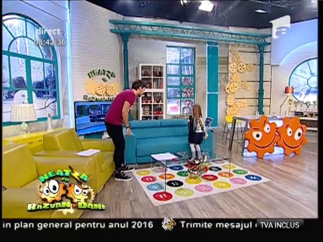 P&acirc;nă &icirc;ntr-un metru &icirc;nălțime, talent cu carul! Maria Nicole, cea mai mică c&acirc;ntăreață de pe scena de la "Neatza"