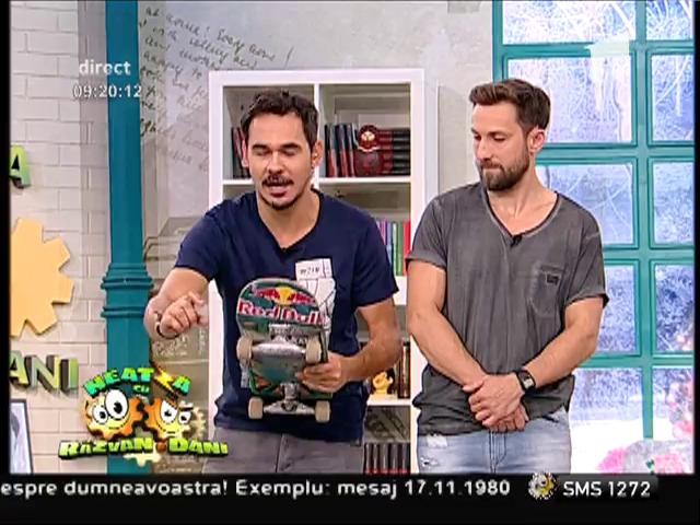 Flavia, Răzvan şi Dani &icirc;nvaţă să meargă pe skateboard