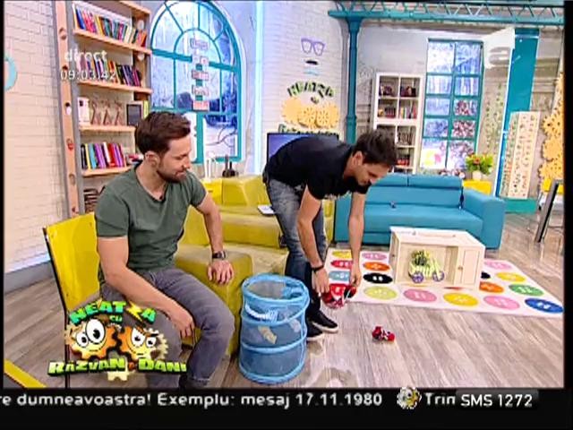 Cum &icirc;şi scot ciorapii bărbaţii