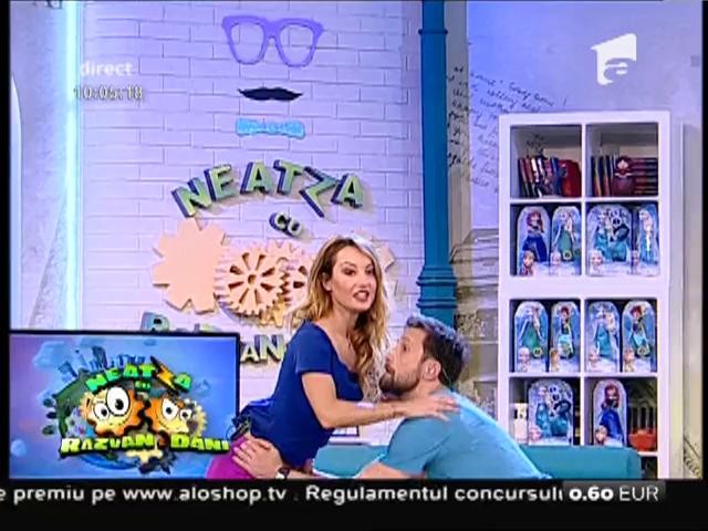 De zile mari! I-a echipat cu colanți și le-a făcut o coregrafie... masculină! Flavia, &icirc;n sincron de balet cu Răzvan "Lebăda Neagră" şi Dani "Păunul Verde"