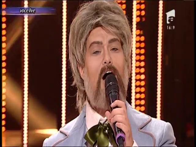 Feli Donose se transformă în Kenny Rogers - The Gambler