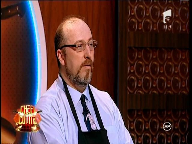 Ștefan Dumitru aduce &icirc;n fața chefilor o m&acirc;ncare de poveste, dar fără gust. Chef Sorin Bonte: &rdquo;Preparatul are legătură cu Vlad Țepeș&rdquo;