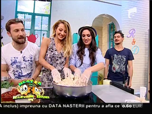 Moment cu femei, pentru bărbați! Concurs de frăm&acirc;ntat aluAAAAt! Flavia versus Amalia, pe viu!