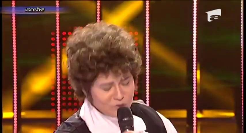 Feli Donose se transformă în Tom Jones - "Help yourself"