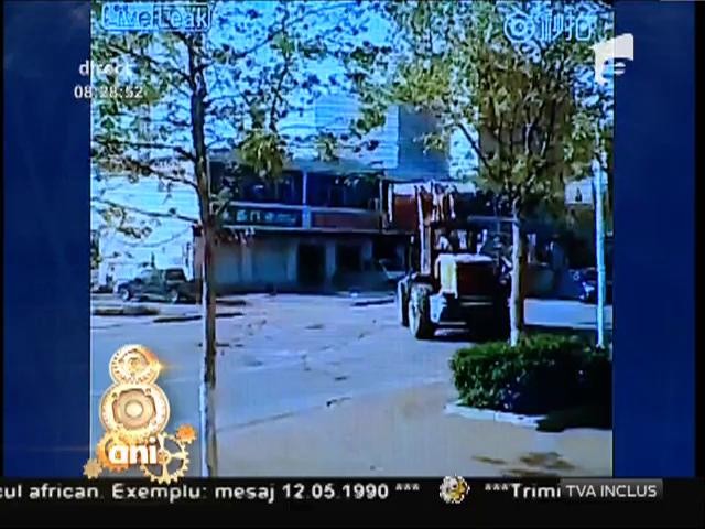 Smiley News: Chinezii se bat &icirc;n excavatoare