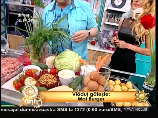 Reţeta lui Vlădutz: "Mai Burger", un preparat cu multă carne tocată şi arahide!