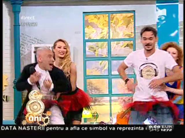 Răzvan şi Dani s-au &icirc;mbrăcat &icirc;n fuste!