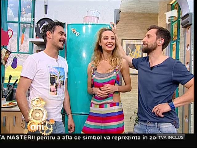 C&acirc;t de romantic: Amintiri cu miros de flori de salc&acirc;m! Flavia și Dani, secretele primului lor sărut franțuzesc! "Dani, stripteoză, mă?"