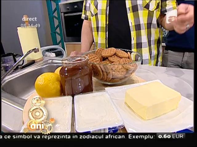 Prăjitura "Happy", un desert cu mascarpone, biscuiţi şi căpşune